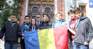 Stire din Cultură-Educație : Se naște o nouă generație de "mirciști" de aur