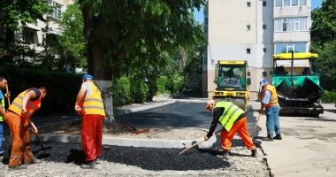 Administraţia locală amenajează o nouă parcare pe strada Dionisie cel Mic