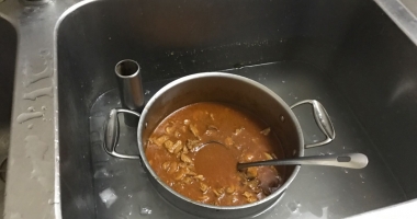 "Delicatesele" Satului de Vacanță: mici vechi de două săptămâni și pastramă de oaie din iulie - 4