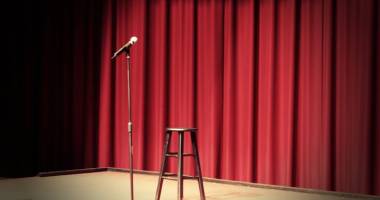Stire din Cultură-Educație : Stand-up comedy, la Club Phoenix
