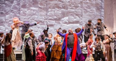 Stire din Cultură-Educație : Drama doctorului Faust, pe scena Teatrului ”Oleg Danovski”