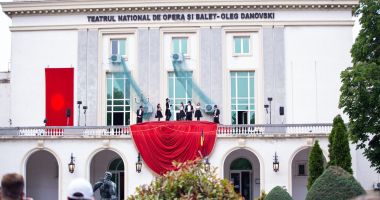 Stire din Cultură-Educație : Porția de cultură vă este servită! Haideți la teatru!