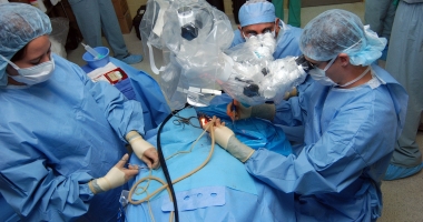 Stire din Social : EROARE MEDICALĂ FATALĂ! Pacient cu infarct, operat la mandibulă