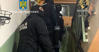 Operațiune mamut contra migrației ilegale. Cum acționa gruparea care ar fi traficat prin România peste 1.000 de străini