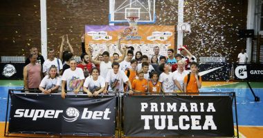Operațiunea Monstrul! Cine a prins premiul cel mare la Superbet Tulcea Streetball - 2