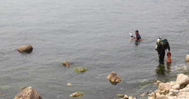 Opere de artă cu mucuri  de țigară, la Constanța!  10 kg de deșeuri pescuite  din Marea Neagră - 3