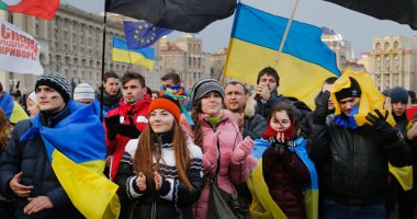 Stire din Actualitate : Opoziția ucraineană menține presiunea în stradă