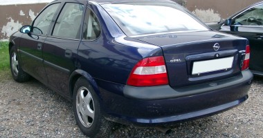 Stire din Eveniment : Opel Vectra cu ITP fals, descoperit la Negru Vodă