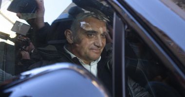 Stire din Eveniment : Primarul din Sinaia a ajuns de urgență la spital, după ce a fost arestat