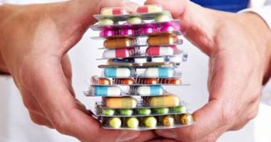 Stire din Eveniment : Opt persoane reținute în dosarul evaziunii cu medicamente contrafăcute
