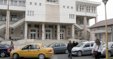 Stire din Cultură-Educație : Oră de istorie la Biblioteca Județeană