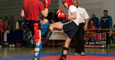 Stire din Sport : Orașul Ovidiu va găzdui primul concurs de kickboxing al anului
