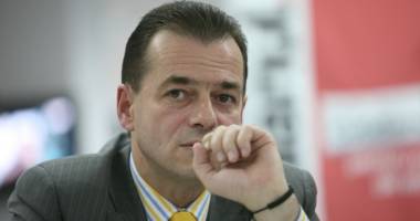 Stire din Politică-Administrație : Orban îl înlocuiește pe Scutaru la șefia deputaților liberali