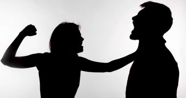 Stire din Eveniment : Noi dezbateri la Senat pentru extinderea ordinului de protecție la orice faptă de violență