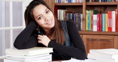 Stire din Cultură-Educație : Ore de pregătire gratuite pentru liceenii care vor să devină jurnaliști