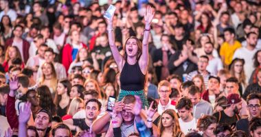 Stire din Cultură-Educație : Organizatorii Neversea şi Untold pregătesc festivaluri de muzică şi la munte, în Poiana Braşov