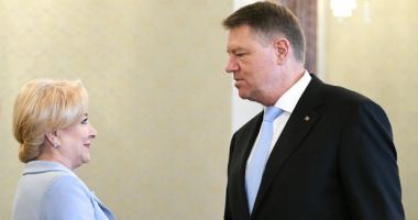 Stire din Politică-Administrație : Klaus Iohannis către Viorica Dăncilă: Încetați să îi mai amăgiți pe români. Nu ați mărit nimic anticipat