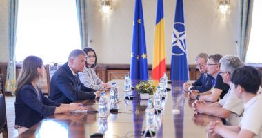 Stire din Cultură-Educație : GREVA CONTINUĂ și după discuția de la Cotroceni. Sindicatele nu au ajuns la niciun acord cu președintele Iohannis