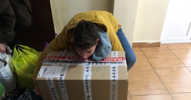 Galerie foto / Elevii școlii 24, daruri pentru semenii lor. "Și tu poți fi Moș Crăciun pentru o zi!" - 4