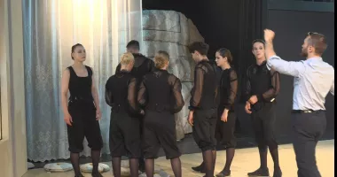 Stire din Cultură-Educație : Avanpremiera „Orlando”, o călătorie teatrală despre identitate, timp și transformare