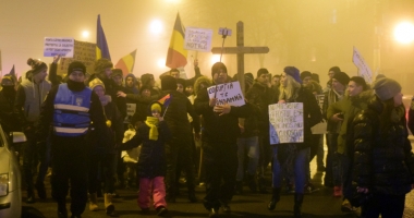 O săptămână de proteste în România. "Ne-ați mințit, vrem un nou guvern!" - 9