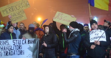 Stire din Eveniment : O săptămână de proteste în România. "Ne-ați mințit, vrem un nou guvern!"