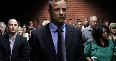 Stire din Sport : Pistorius, acuzat că a luat lecții de actorie ca să impresioneze judecătorul