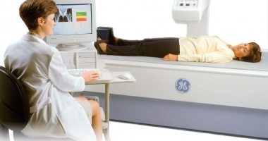 Stire din Sănătate : Zeci de constănțeni și-au verificat gratuit osteoporoza