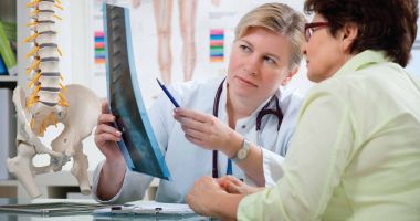 Mișcarea în aer liber poate preveni apariția osteoporozei