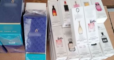 Stire din Eveniment : Bunuri contrafăcute de 23.000 de lei, ascunse între bagaje