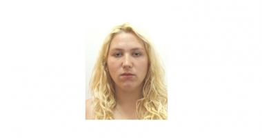 Stire din Eveniment : O tânără și fiica ei de doi ani, căutate de polițiști. Au fost alungate de acasă