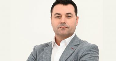 Stire din Eveniment : Un primar a fost reținut după ce ar fi lovit doi copii. Se cere demisia sa