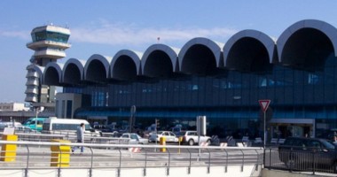 Stire din Diverse : ATERIZARE DE URGENȚĂ pe Aeroportul "Henri Coandă", după ce un pasager a făcut scandal în avion