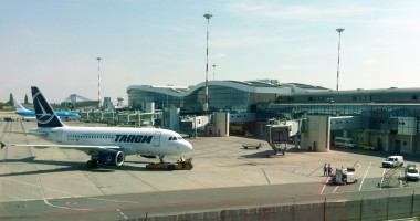 Stire din Eveniment : ATERIZARE de URGENȚĂ pe Aeroportul Otopeni