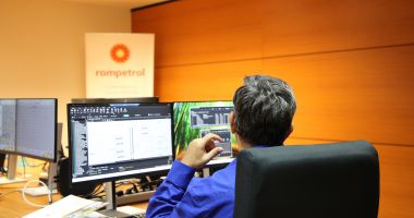 Stire din Economie : Rompetrol Rafinare investește în oameni și tehnologie – simulator pentru operatori, instalat în Petromidia