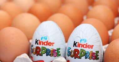 Stire din Social : Alerta de Salmonella loveşte şi România! IATĂ LISTA DULCIURILOR PE CARE NU TREBUIE SĂ LE CONSUMAŢI!