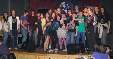 Stire din Cultură-Educație : Seară de concerte la "Out of doors fest"