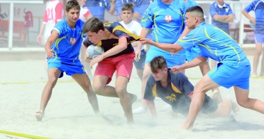 Stire din Sport : Turneul Oval 5 Beach Rugby, mai spectaculos ca niciodată!