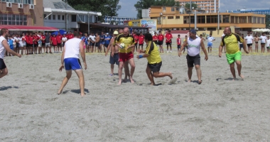 Eseuri la nisip! Cine sunt campionii turneului Oval 5 Beach Rugby România - 4