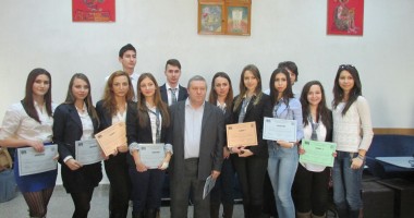Stire din Cultură-Educație : Elevii ovidiști se pricep și la Economie