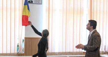 Stire din Cultură-Educație : Laboratorul de biologie de la Liceul din Ovidiu va purta numele profesorului Dragoș Bojin