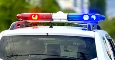 Stire din Eveniment : Circulația este îngreunată după ce s-a răsturnat un autoturism