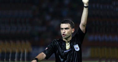 Stire din Sport : Președintele unei organizații anti-rasism cere ca Ovidiu Hațegan să nu mai arbitreze