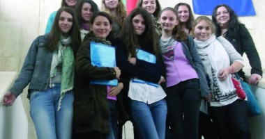 Stire din Cultură-Educație : Liceeni de la "Ovidius" au plecat la Academia de Vară de la Dobrich