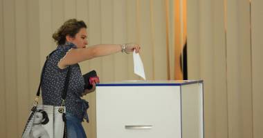 Stire din Cultură-Educație : Universitatea "Ovidius" / Prezență rușinoasă la referendum