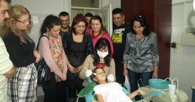 Stire din Sănătate : Universitatea"Ovidius" derulează un proiect pentru medicina dentară la Constanța