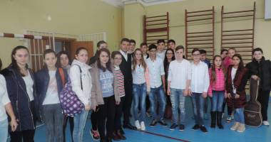 Stire din Politică-Administrație : Primarul George Scupra a recompensat performanța elevilor din Ovidiu
