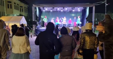 Stire din Cultură-Educație : Programul de astăzi al Festivalului sărbătorilor de iarnă din Campus
