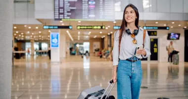 Stire din Actualitate : UE schimbă regulile în turism. Cum vor fi protejați turiștii
