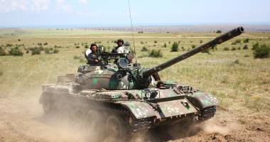 Stire din Eveniment : O zi din viața militarilor tanchiști de la Murfatlar